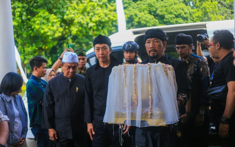 Dedie Rachim Sambut Mahkota Binokasih, Simbol Kebesaran Pajajaran Hadir di Bogor