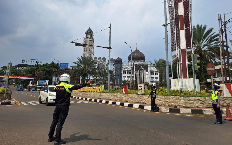 21 Kendaraan Telah Padati Jalur Puncak Bogor Hingga Siang Ini di Libur Isa Almasih