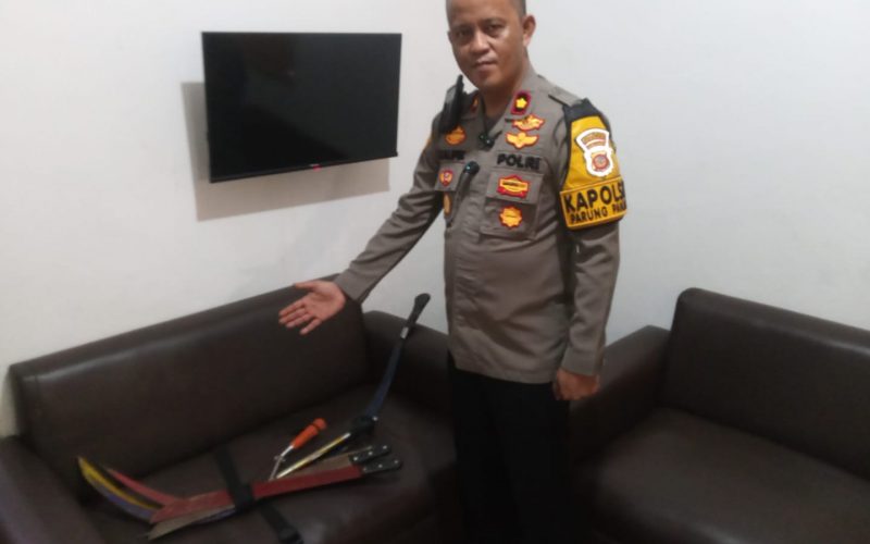 Polsek Parungpanjang Sita 8 Buah Senjata Tajam dan Amankan 14 Pelaku Tawuran