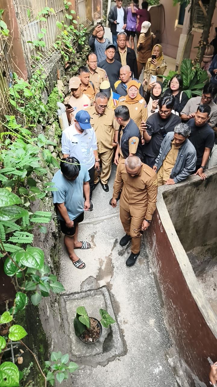 Jenal Mutaqin Tinjau Jalur Alternatif di Bogor Selatan, Jalan Rusak Segera Diaspal
