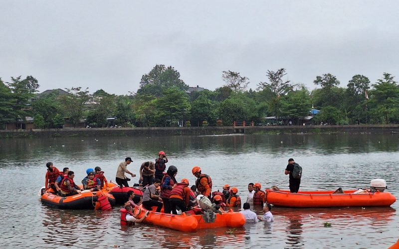 Rusak Ekosistem Sungai, Pemkab Bogor Tangkap 200 Kilo Ikan Sapu-Sapu di Situ Citatah