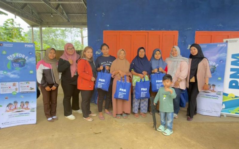 PNM Cabang Bogor Gaungkan RE3 FOR-E, 17 Ton Pakaian Layak Pakai Disalurkan untuk Lingkungan dan Pemberdayaan