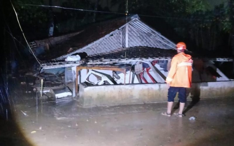 456 Orang dan 138 Rumah di Babakan Madang Kebanjiran Gegara Kali Cijayanti Meluap