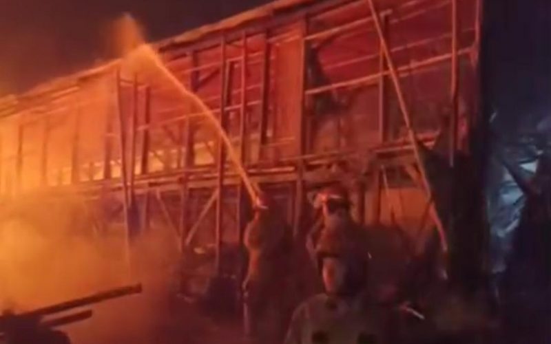 Kandang Terbakar, 18 Ribu Ekor Ayam Broiler Mati Terpanggang di Caringin