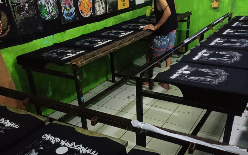 Rock land Kembangkan Usaha Sablon Baju dengan Sentuhan Kearifan Lokal