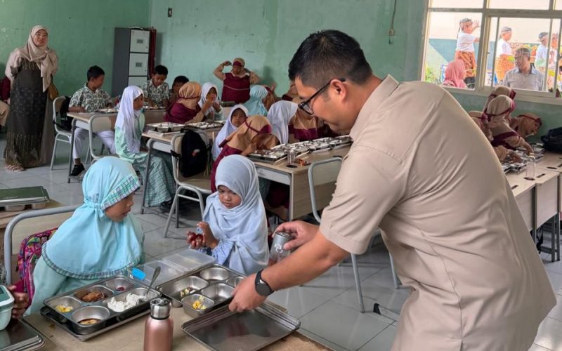 Pantau MBG di Sekolah, Ketua DPRD Kabupaten Bogor Tekankan Pentingnya Gizi dan Pendidikan