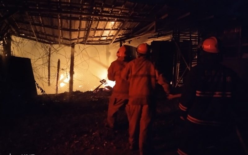 Korsleting Listrik Picu Kebakaran, Rumah Warga di Cileungsi Dilalap Api