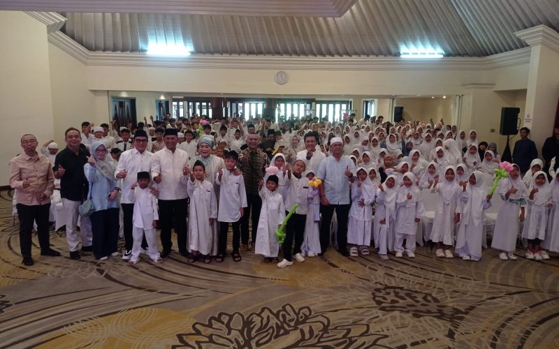 Konsisten Sejak 1986, Keluarga Guru Besar MK Al Mukarramah Gelar Santunan Anak Yatim
