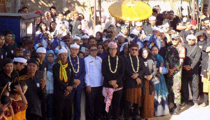 Melestarikan Adat Budaya Lembur Cigoong, Desa Puraseda. Gelar Seren Taun