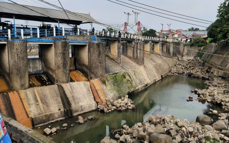 Debit Sungai Ciliwung Menyusut, Bendung Katulampa Catat TMA 0 Sentimeter