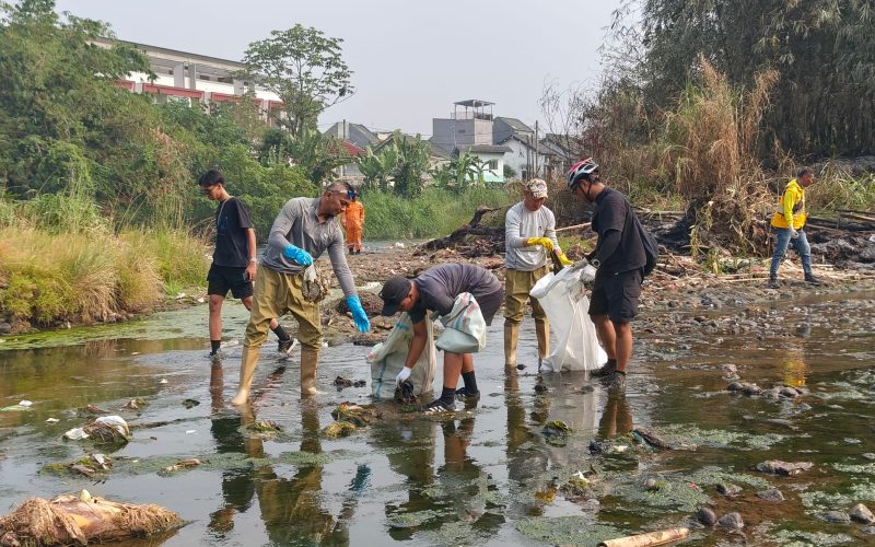 Ribuan Warga dan Forkopimda Bersihkan Sungai Ciliwung, Pemkot Bogor Dorong Gerakan Kota ASRI