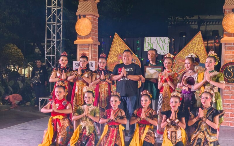 Ruang Riung Makin Bersinar, Ribuan Penonton Ramaikan Pentas Seni Budaya di Alun-alun Kota Bogor