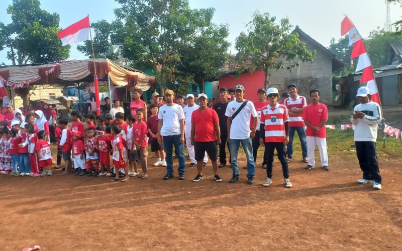 Peringati HUT RI, Gibran Cell dan Mpok Lela Ikut Berbagi Bahagia di Kampung Leuwiranji Rt 06