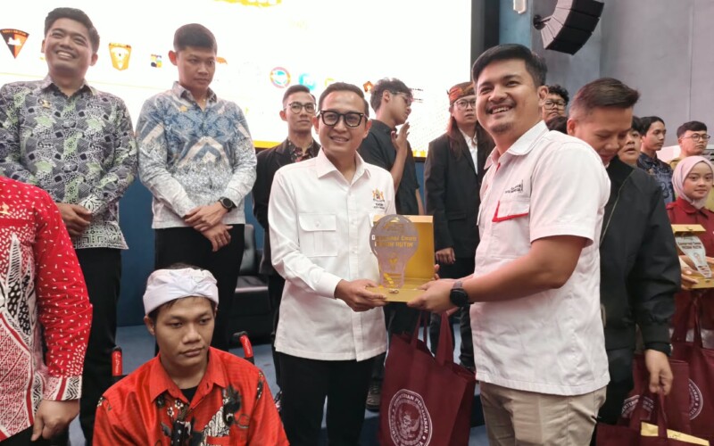 Diganjar Penghargaan FMP 2026, Arwinsyah Putra : Momentum Kadin Bogor Perkuat Wirausaha Muda