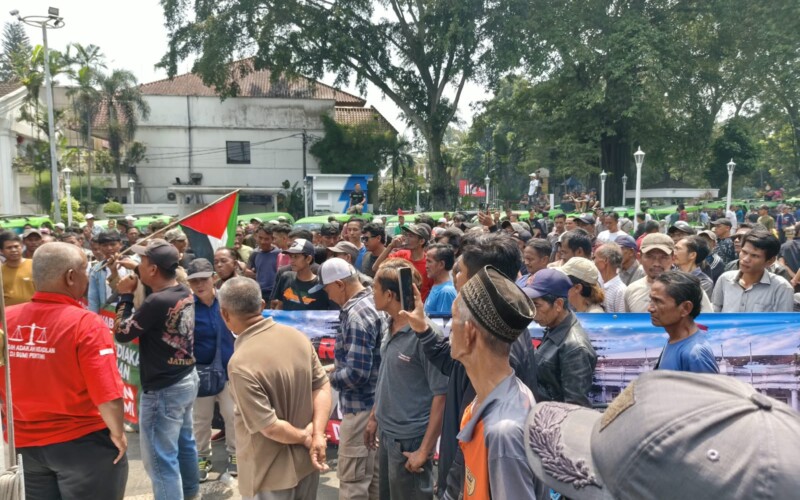 Sopir dan Pemilik Angkot Geruduk Balai Kota Bogor, Sampaikan Sejumlah Tuntutan ke Pemkot Bogor