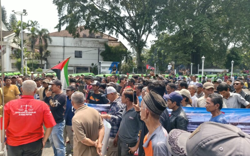 Sopir dan Pemilik Angkot Geruduk Balai Kota Bogor, Sampaikan Sejumlah Tuntutan ke Pemkot Bogor