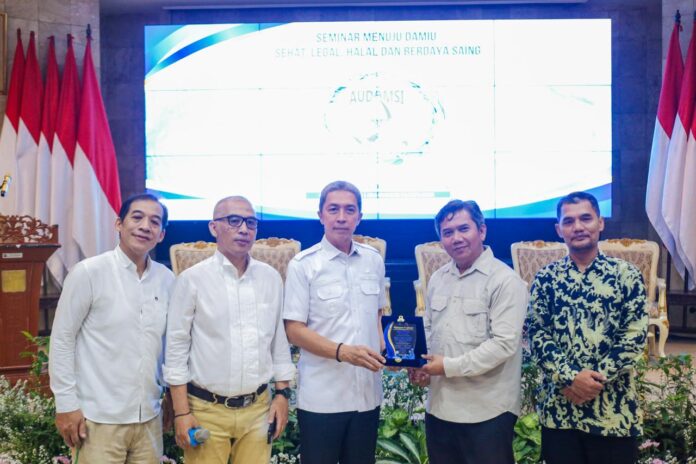 Pengusaha DAMIU di Kota Bogor Diingatkan tak Boleh Gunakan Galon Bermerek, Direktur Perumda Tirta Pakuan Angkat Bicara